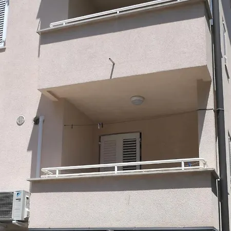 Apartment Leida 1 *