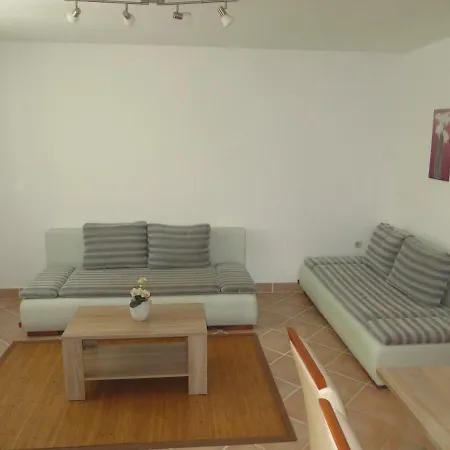 Leida 1 Apartment *